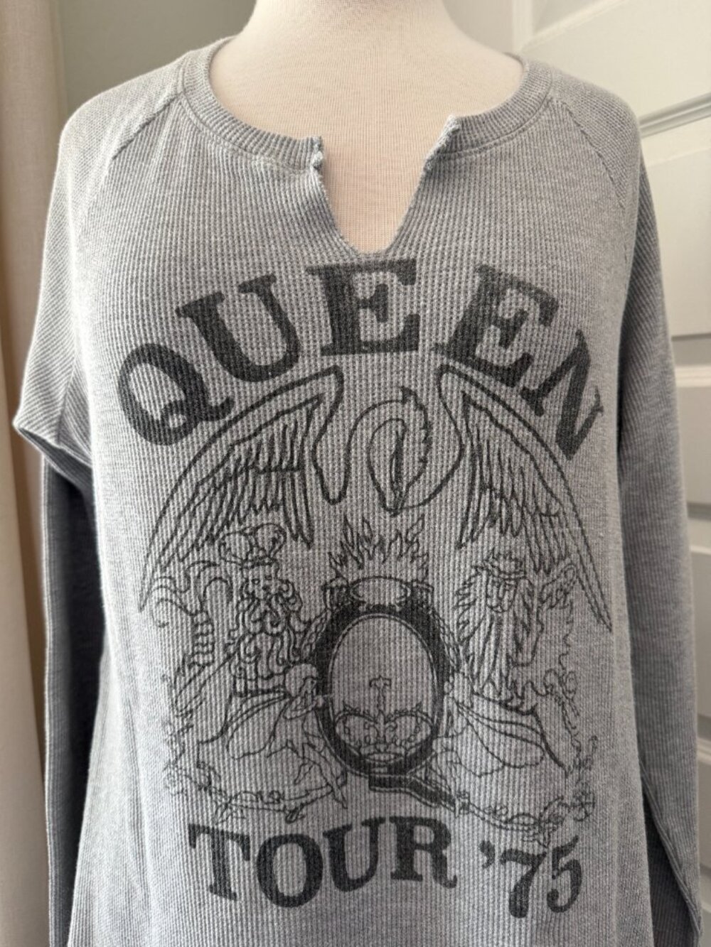 Daydreamer for Free People Queen Tour '75 Waffle Knit Long Sleeve : Medium - Picture 2 of 6